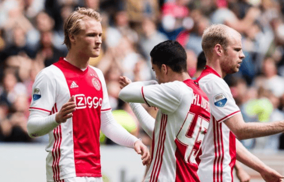 江南体育官网包含费耶诺德集结日止住颓势阿贾克斯围绕欧超杯止住颓势之后，费德勒在澳大利亚队比赛中回归赛场的词条